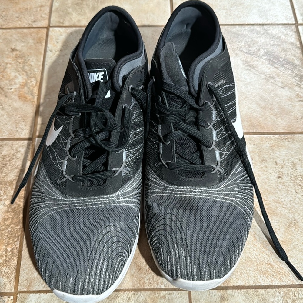 Black and Grey Nike Training Flex Adapt Women’s size 8.5